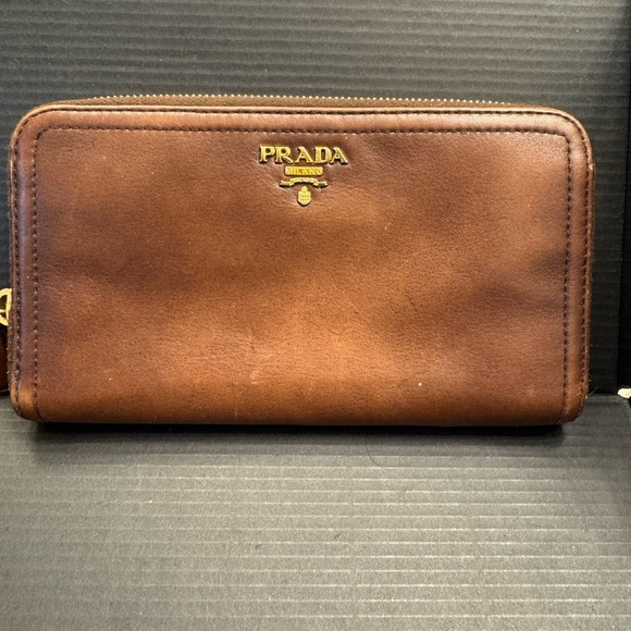 Prada Brown Leather Wallet Classic Design - Picture 1 of 5